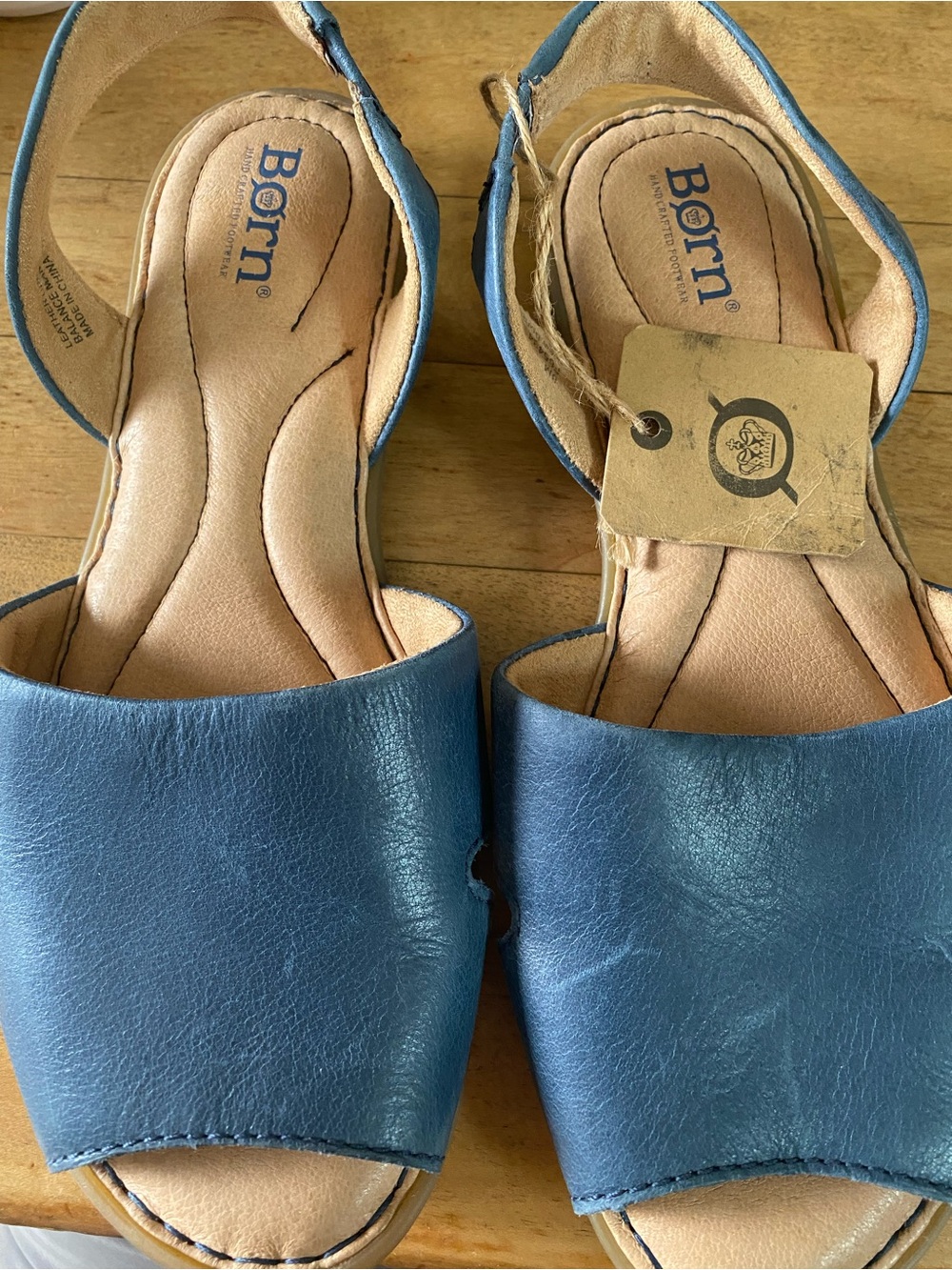 Born Women's Blue Leather Open-Toe Sandals NWT 8 Med